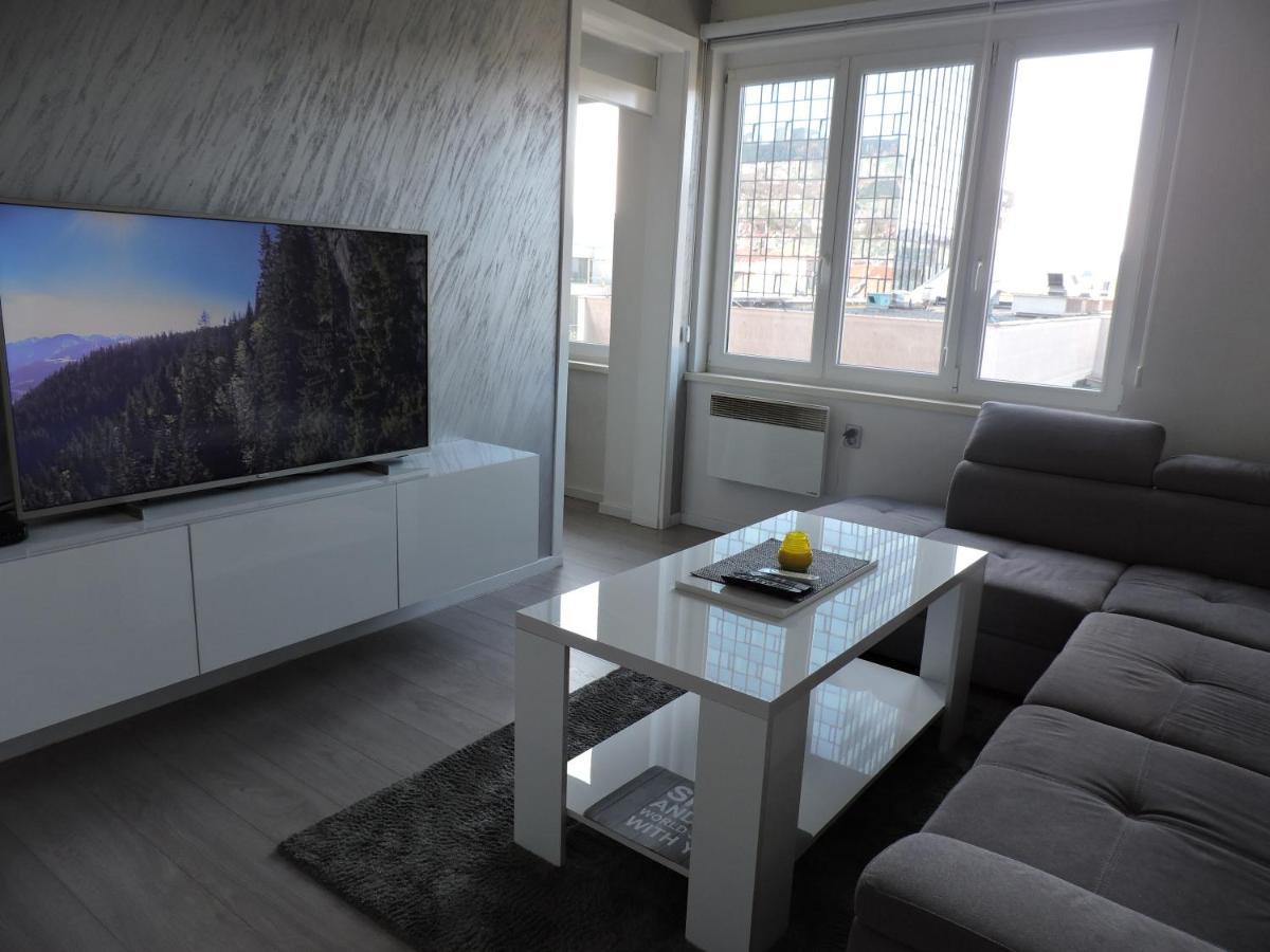 Apartment Center *